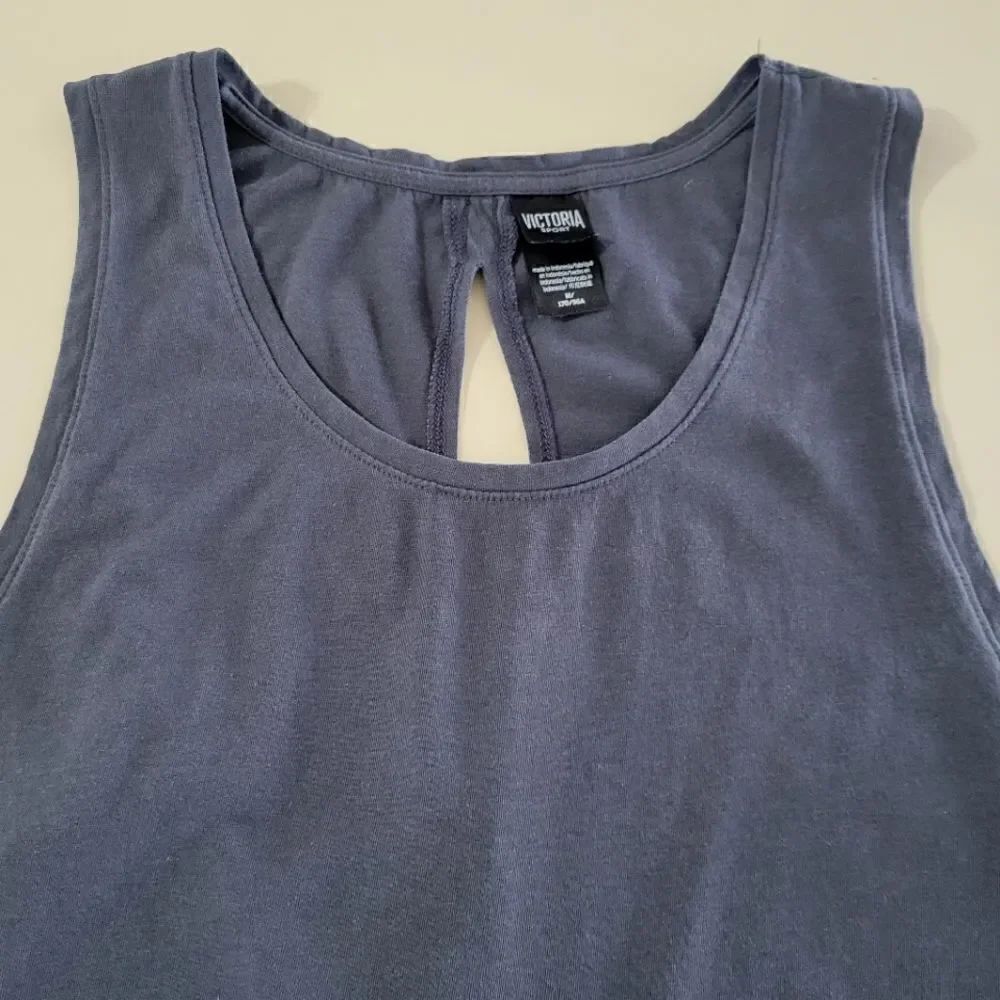 Victoria Sport Gray Split Back Tie Workout Tank Top - Picture 7 of 11